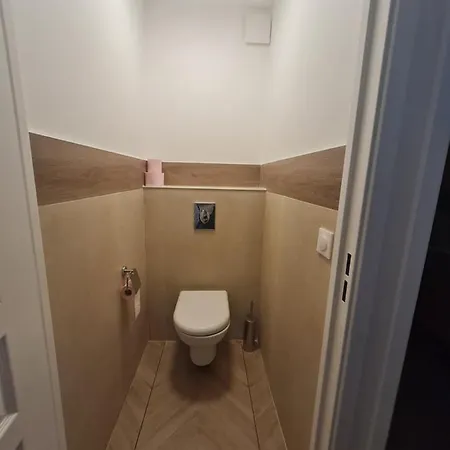 2 Pieces Centre Station Apartment